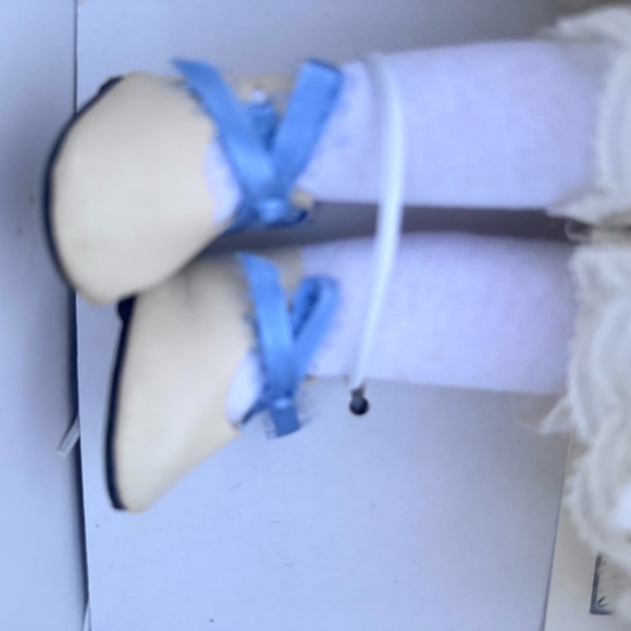 Limited edition vintage Amber porcelain doll - Picture 10 of 11